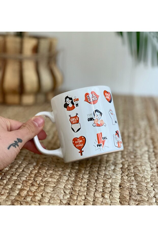 كوب بتصميم عصابة الفتاة