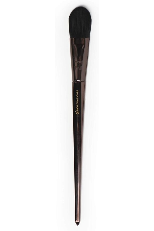 Pro Foundation Brush F2 by Mashael Ajeel - 1