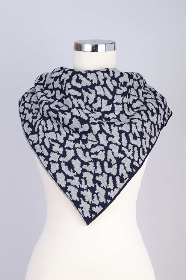 شال مثلث منقوش بنقشة الفهد - 6