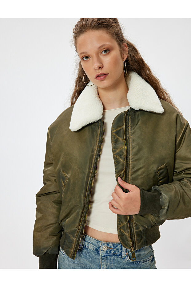 Oversize Crop Jacket with Faux Fur Collar, Zipper Closure, Washable, Pocket Detail