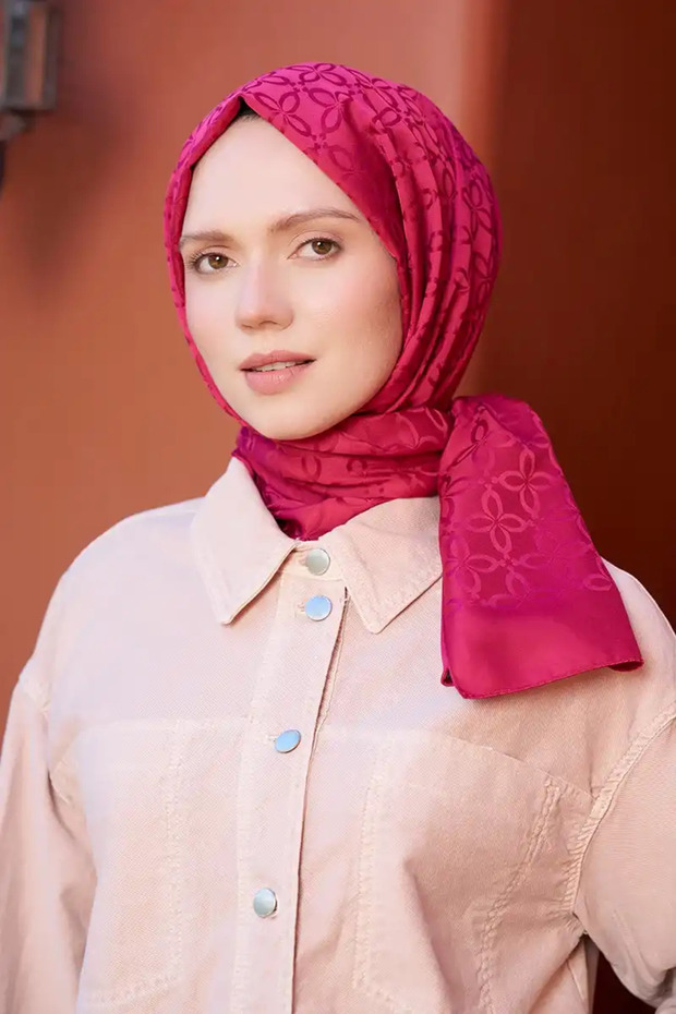 Raspberry Timeless Clover Patterned Collection - 3