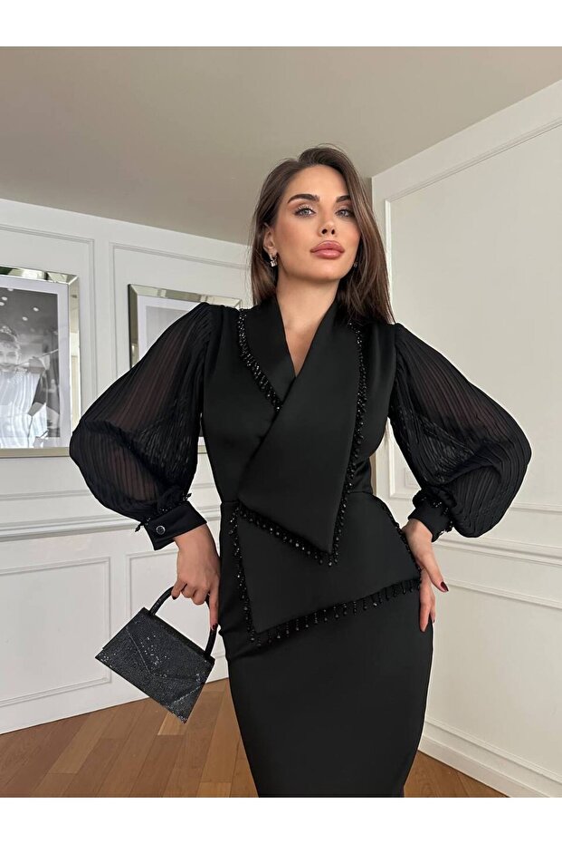 Kadın Siyah İthal Kumaş Şık Drape Detaylı Piliseli Kol Tasarımlı Midi Boy Elbise - 1