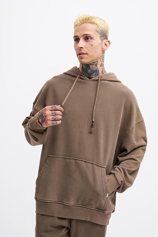 Erkek Basic Kapüşonlu Oversize Yıkamalı Kahverengi Sweatshirt - 1