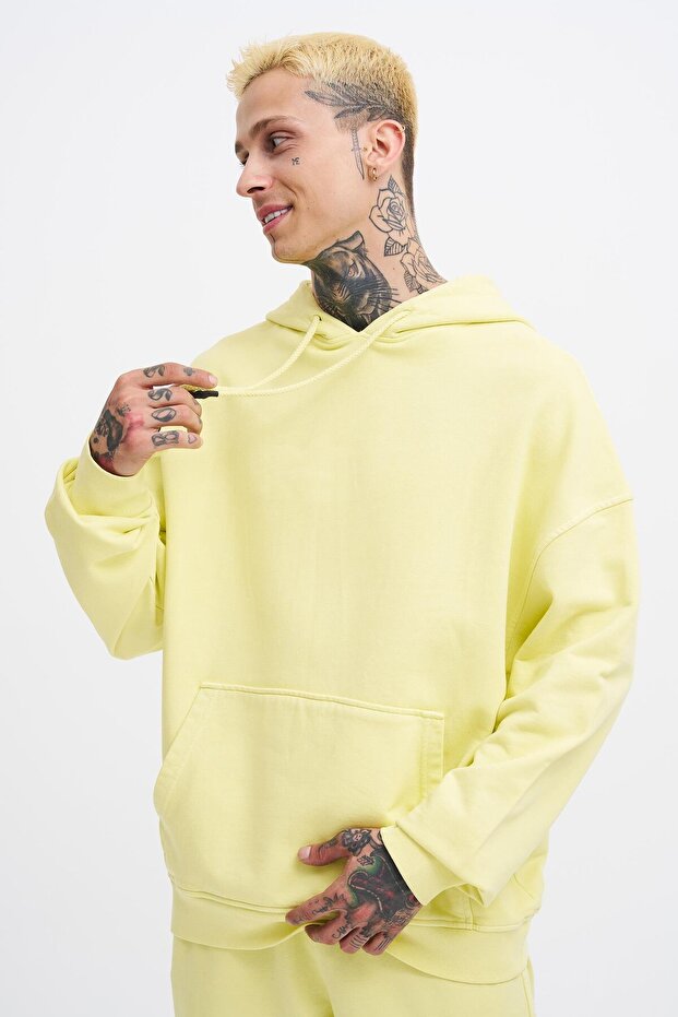 Erkek Basic Kapüşonlu Oversize Yıkamalı Açık Sarı Sweatshirt - 3