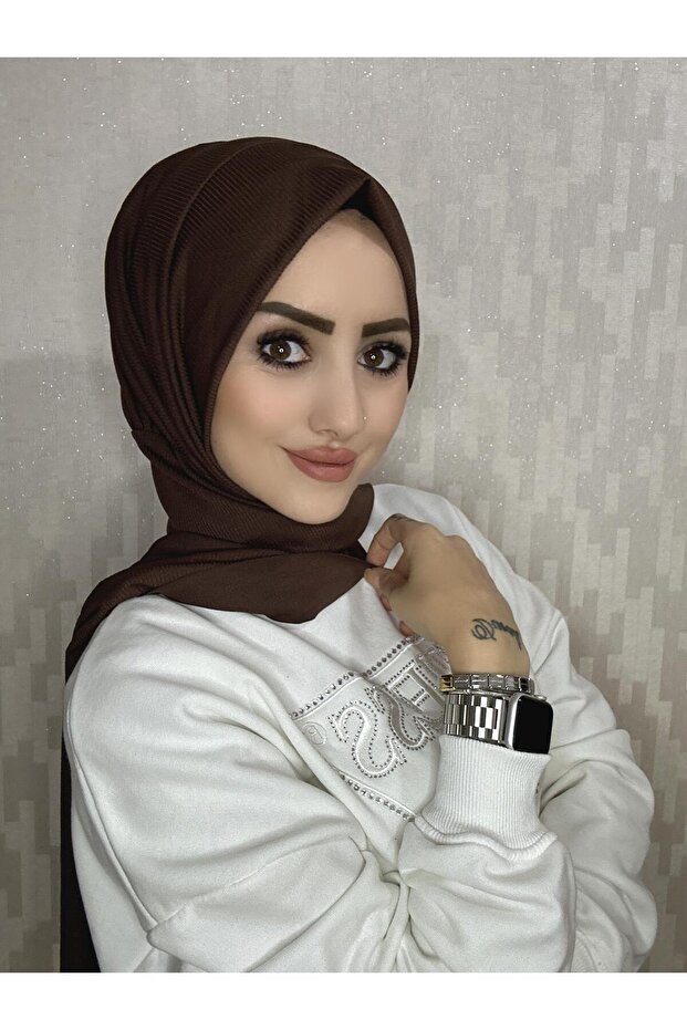 ملابس نسائية شال مضلع عملي