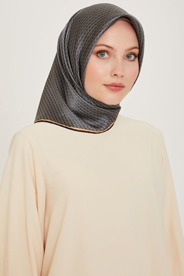Nostalgia Series Silk Twill Scarf 9250D-83