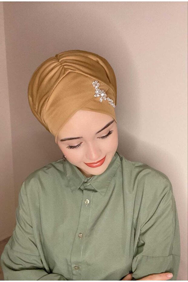 غطاء محرك السيارة الحجري الأنيق