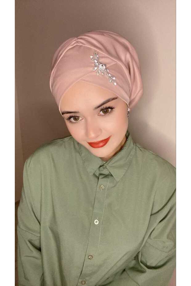 غطاء محرك السيارة الحجري الأنيق