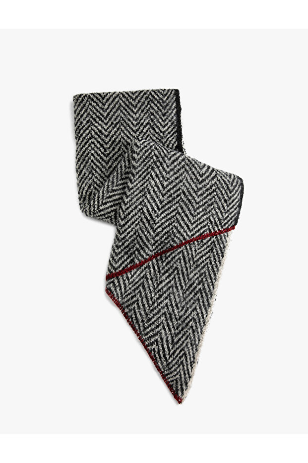 Scarf with Fish Scale Pattern and Tassels