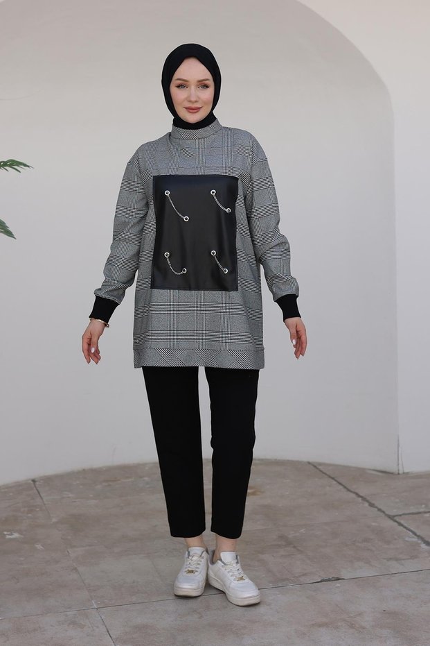 Tunic with Ribbed Chain Detail on the Sleeves-Black 24Kt467