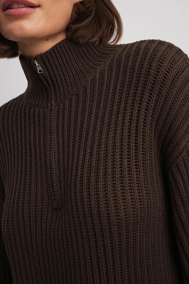 سترة بسحاب أساسية باللون البني المر موديل MG1960 - 2