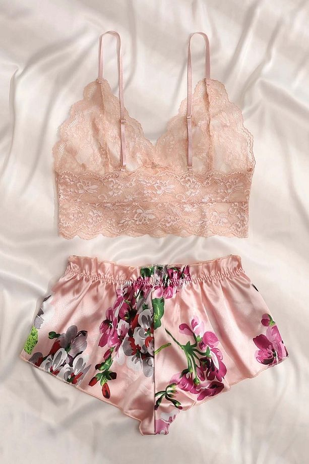 Dantel Büstiyerli Çiçekli Sütyen Şort Pijama Takımı - 2