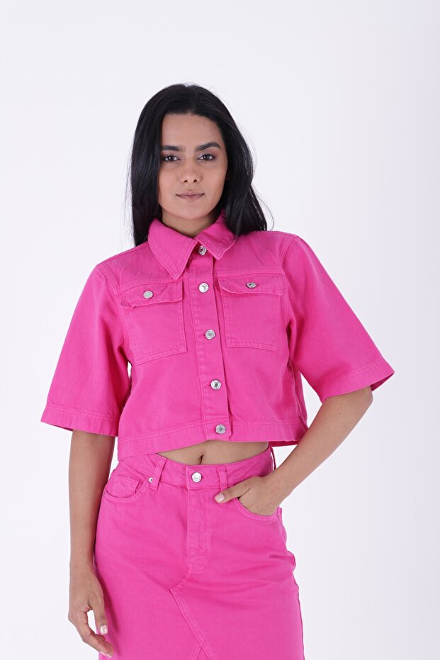Short Sleeve and Short Length Buttoned Classic Collar Unlined Pocketed Women's Denim Jacket Fuchsia Seasonal