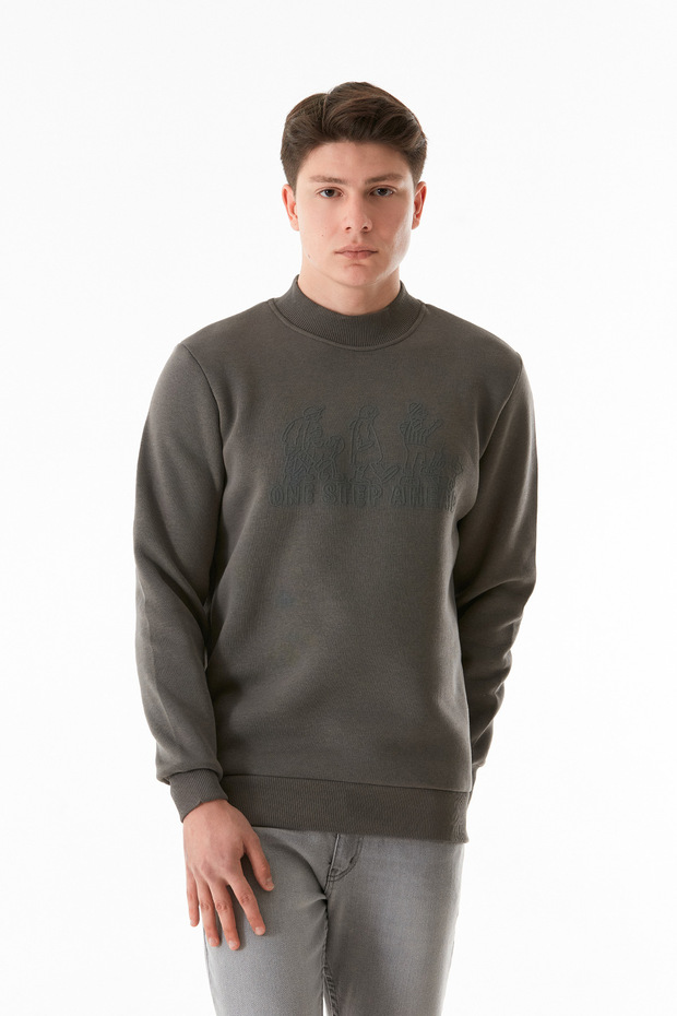 سويت شيرت برقبة دائرية منقوش بثلاثة خيوط - 1