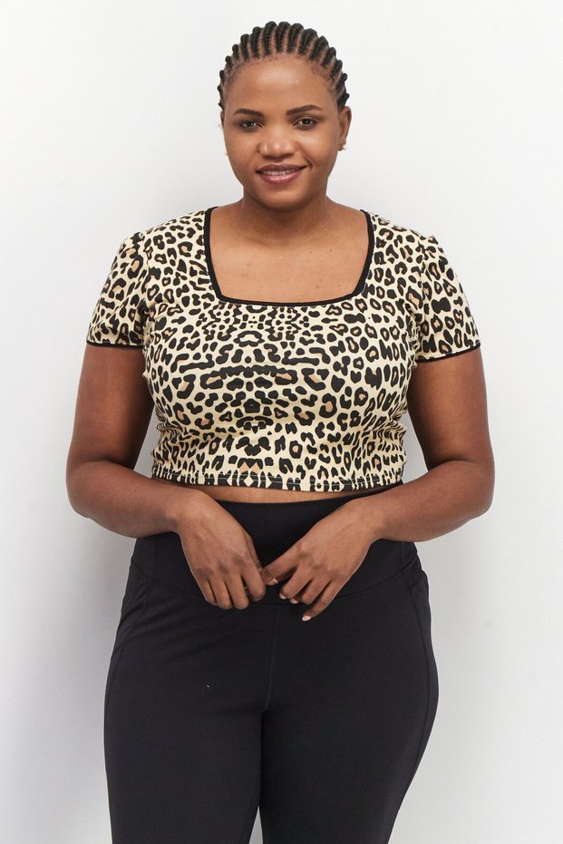 Women Square Neck Short Sleeve Animal Print Crop Top, Cream Combo