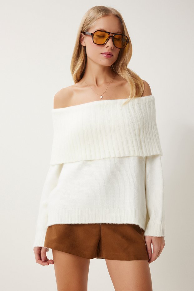 Women's Ecru Madonna Collar Knitwear Sweater Mt00156