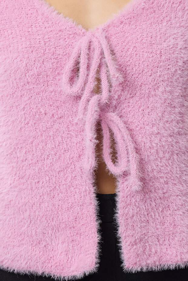 Pembe Crop Tüylü Bağlama Detaylı Triko Hırka TWOAW25HI00111 - 3