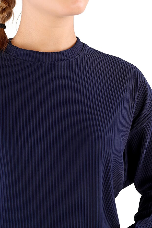 4359A Model Laci Crew Neck Blouse - 4