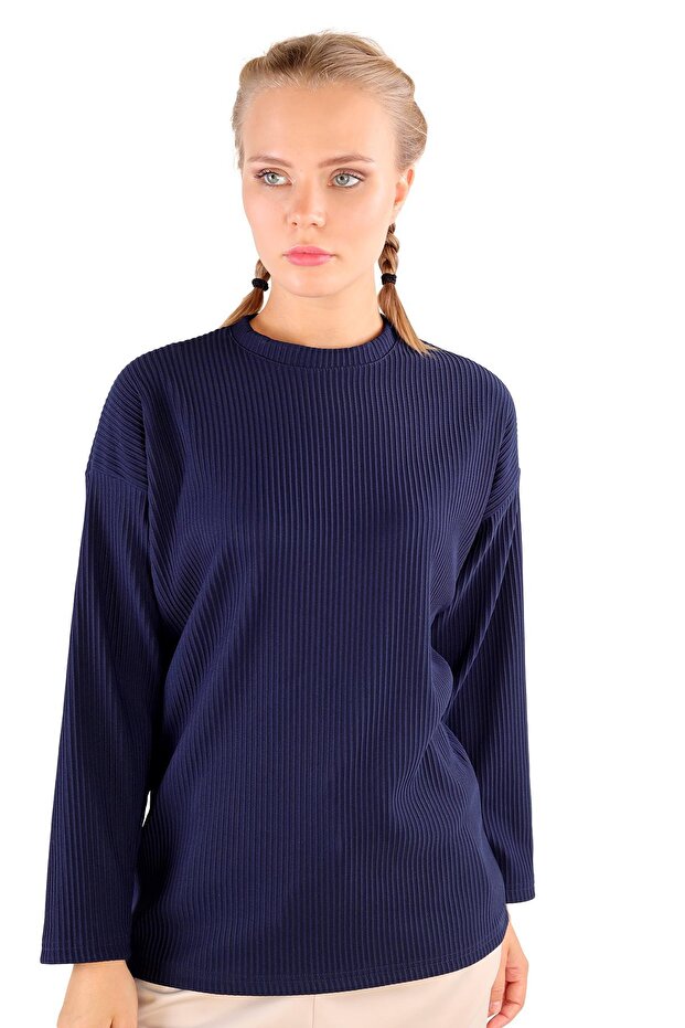 4359A Model Laci Crew Neck Blouse - 2