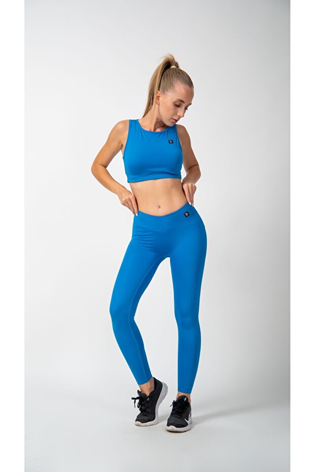 بلوزة قصيرة بدون أكمام باللون الفيروزي - 4