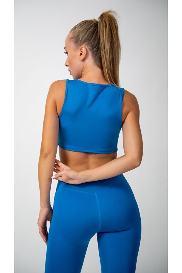 بلوزة قصيرة بدون أكمام باللون الفيروزي - 2