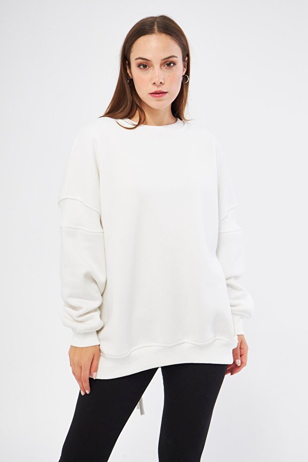 White Women's Oversize Back Zipper Sweatshirt - Fame