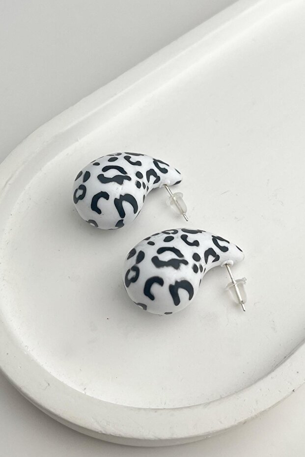 أقراط بطبعة جلد الفهد خفيفة الوزن على شكل قطرة (3 سم) - 2