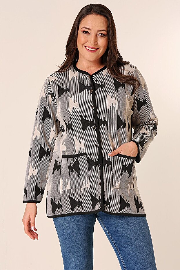 Patterned Plus Size Cardigan with Buttons on the Front and Pockets - 2