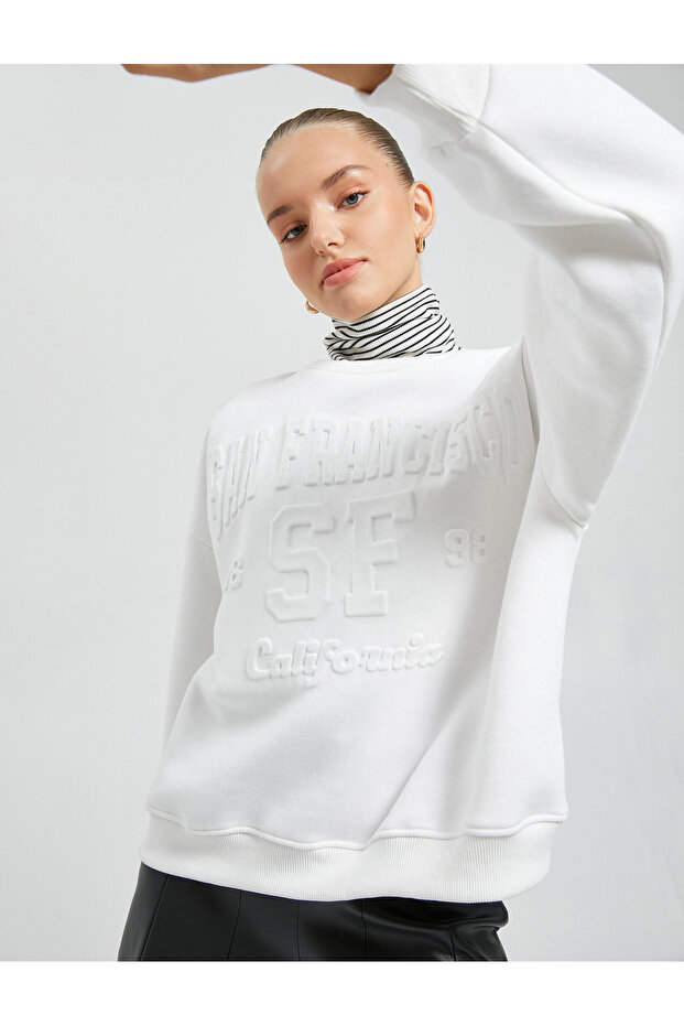 Relax Fit Raised Crew Neck Sweatshirt - Embroidered Detail