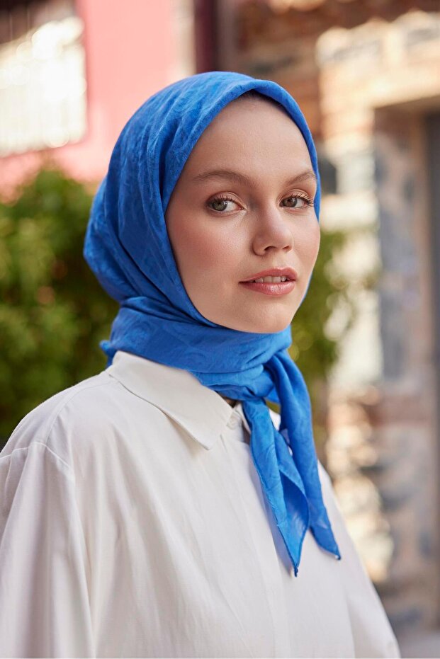 وشاح فيسكوز جاكار نيلي اللون