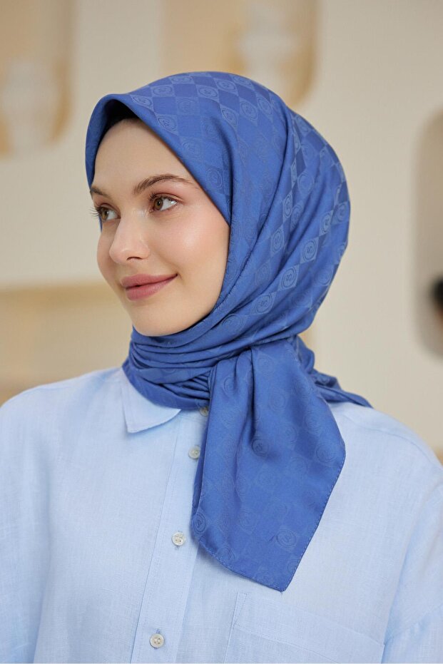 وشاح منقوش باللون النيلي من قماش الجاكار - 6