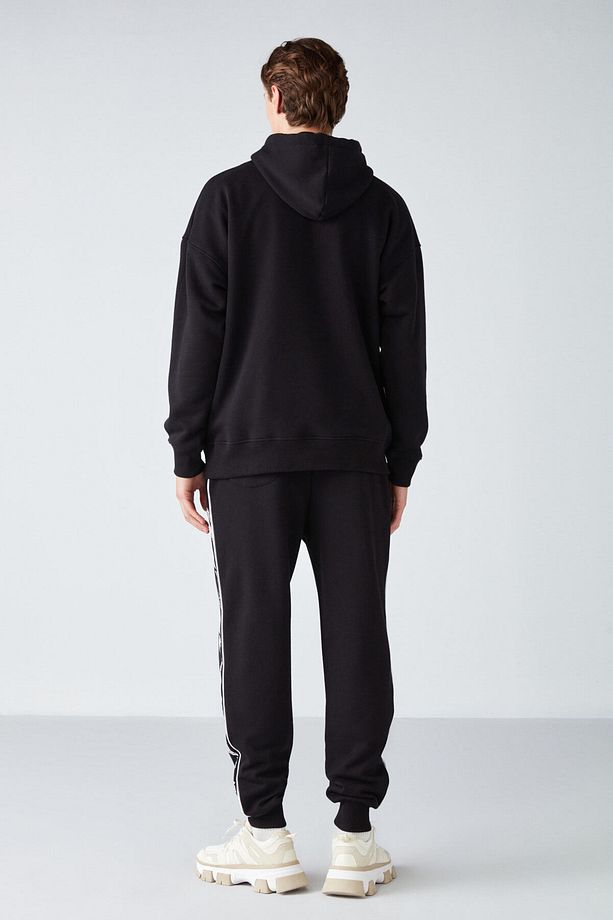 Steve Erkek Yumusaçık Kumaşlı Kordonlu Oversize Kapüşonlu Kanguru Cepli Siyah Sweatshirt - 6