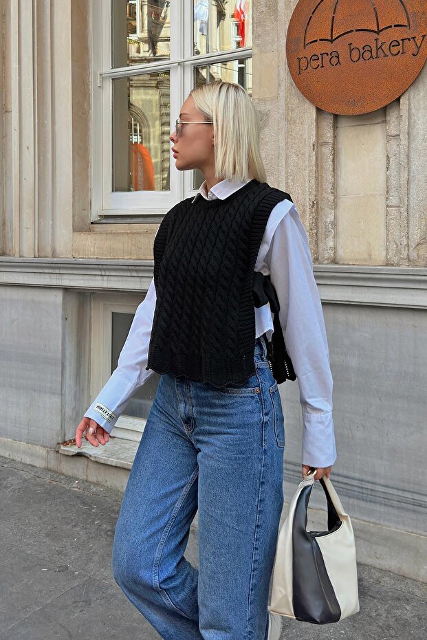 Schwarzer Damen-Strickpullover mit Haarflechtmuster und Bindedetail - 3