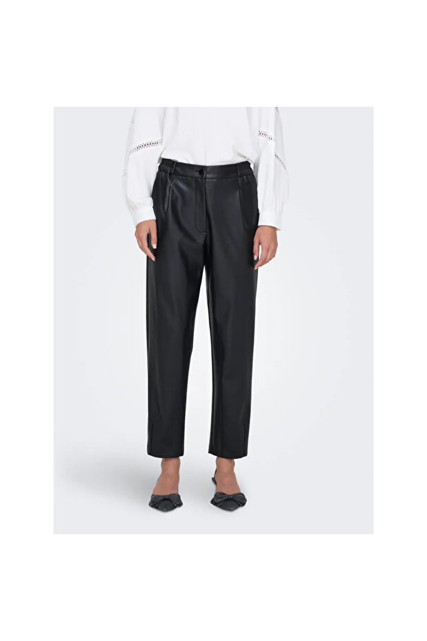 Only Tall - Pantaloni a zampa in pelle sintetica nera con spacco sul