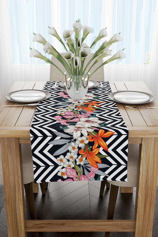 Siyah Beyaz Çiçekli Zigzag Desenli Dijital Baskılı Runner - Otyk522-rn - 2
