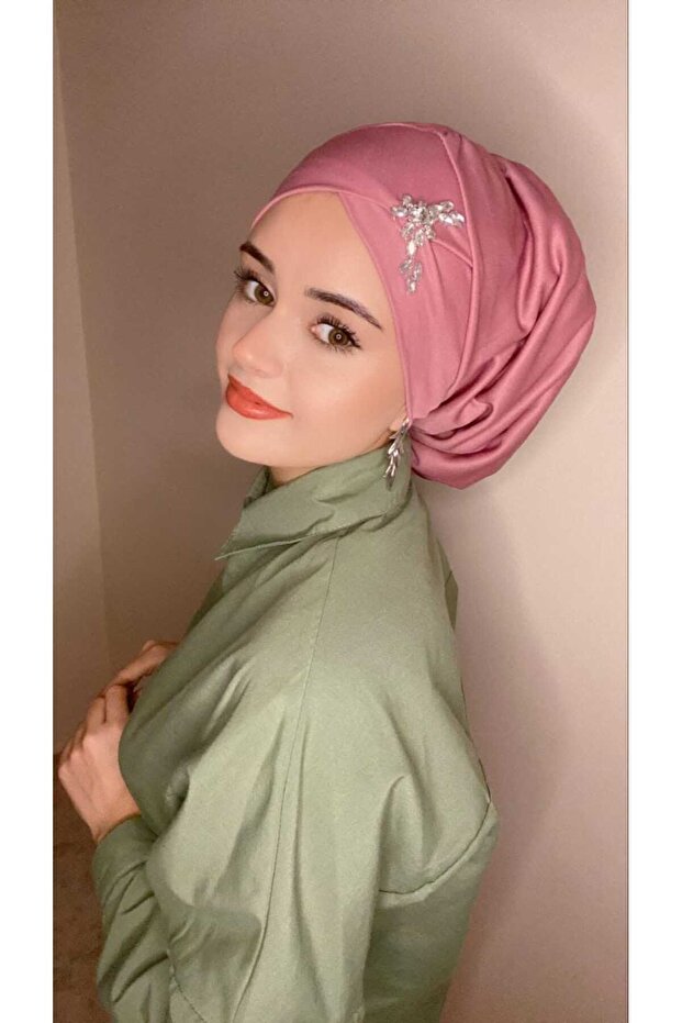 غطاء محرك السيارة الحجري الأنيق