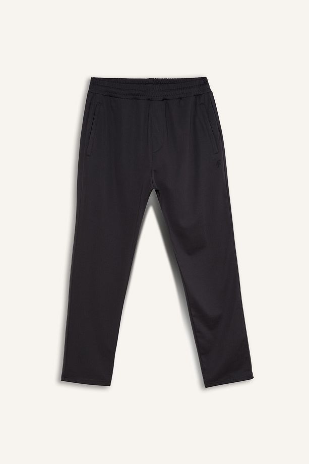 DeFactoFit Sporcu Jogger Eşofman Altı Slim Fit Dar Kesim Standart Paça Skuba Dalgıç Kumaş Beli Lasti - 1