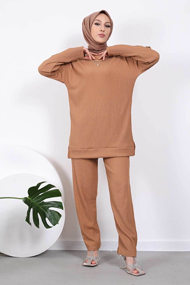 Biscuit Necklace Buttoned Sleeves Tunic Trousers Set