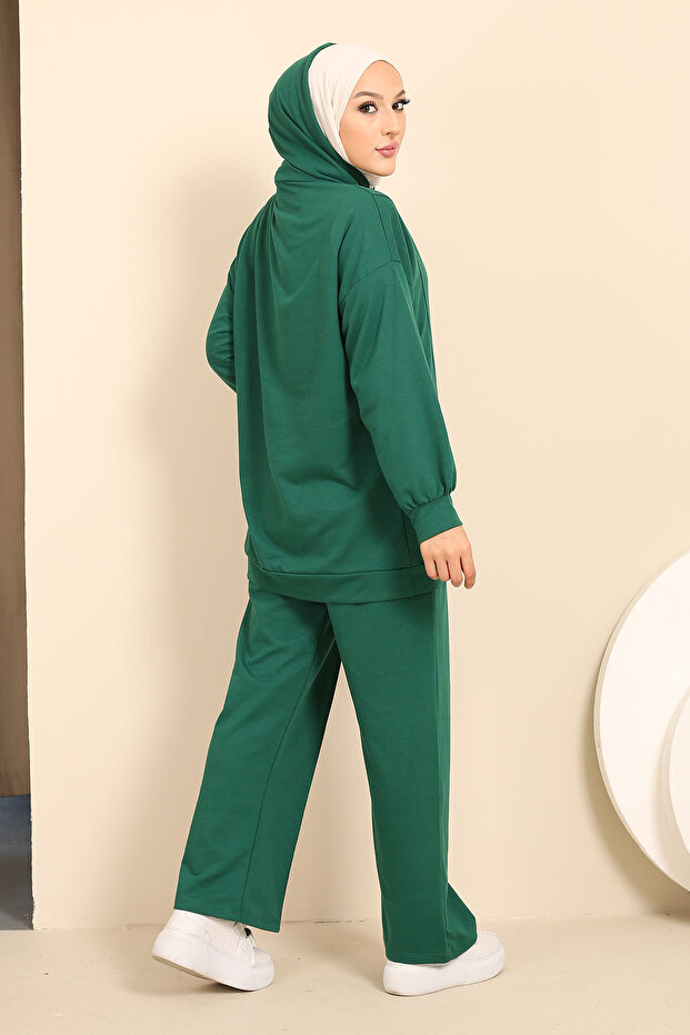 Emerald Green Two Thread Hijab Set with Label on the Front - 3