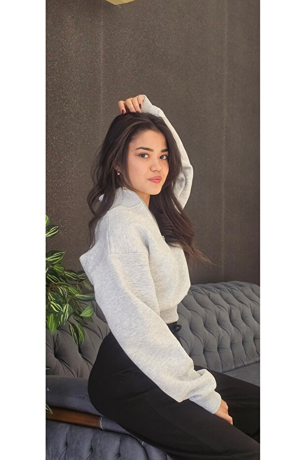 dik yakalı crop sweatshirt - 4