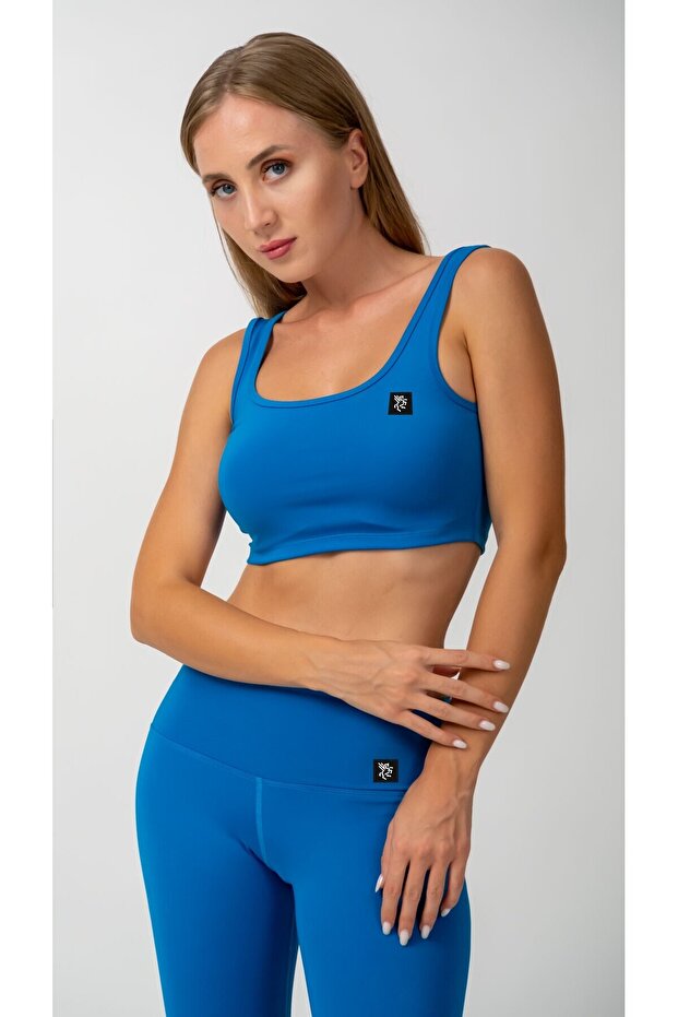 بلوزة قصيرة باللون الفيروزي - حزام سميك - 1