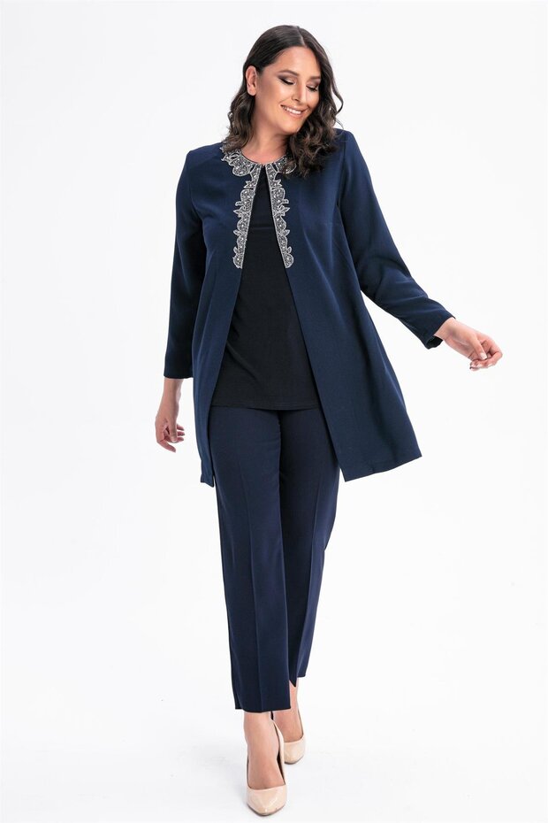 Large Size Jacket Set with Stones on the Collar and Undershirt Inside