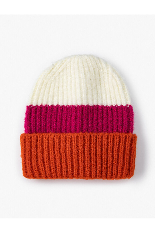 Color Contrast Knitted Beanie Layered