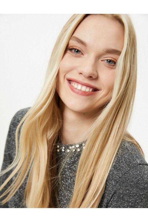 Glittery Knit Sweater with Shiny Stones and Crew Neck