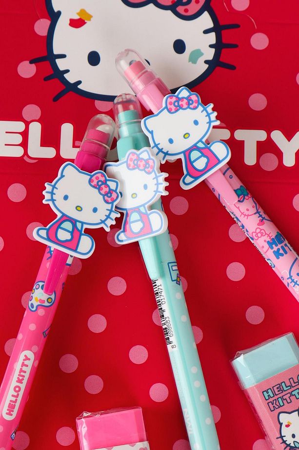 YENİ SEZON LİSANSLI HELLO KITTY 2D FİGÜRLÜ VERSATİL UÇLU KALEM 0.7 MM VE SİLGİ SETİ - 3