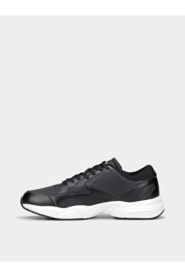 Erkek Yüksek Tabanlı Fileli Siyah Sneaker YM0YM01104-0GM - 2