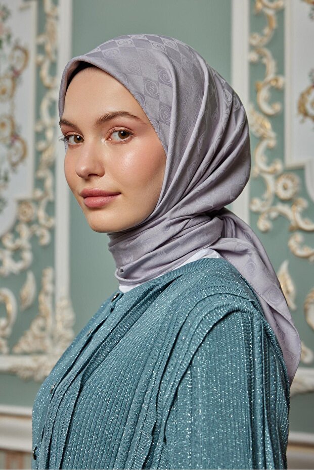 وشاح جاكار بنمط مونوغرام رمادي - 1