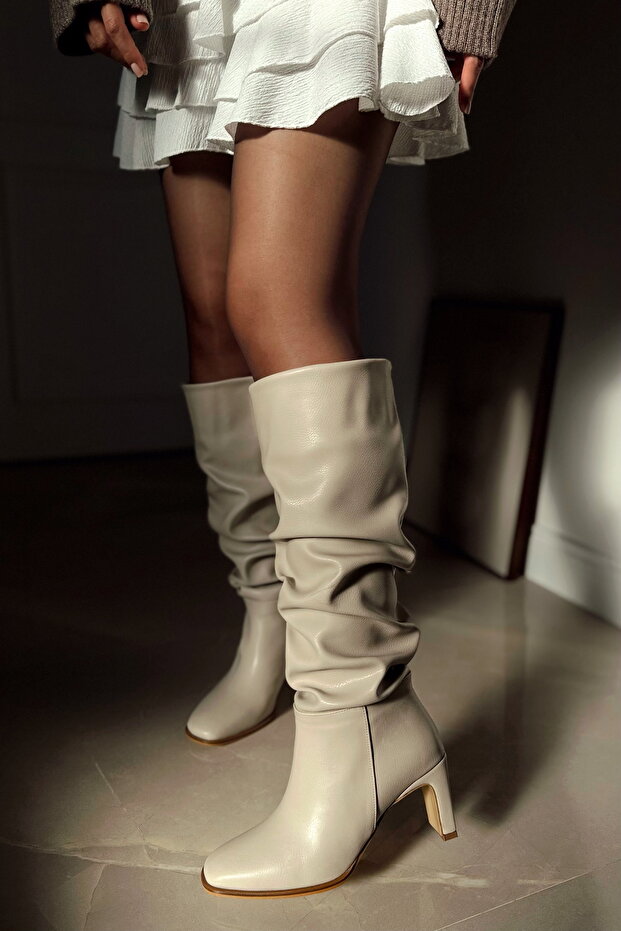 Wave Heeled Below Knee Blunt Toe Matte Leather Women's Gusseted Boots