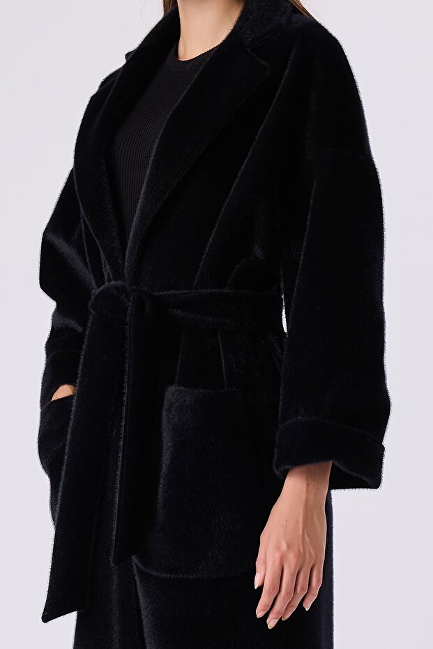 18003 LAURA KABAN - 1