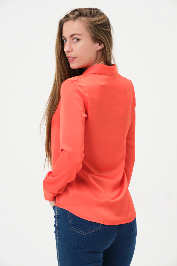 Devrik Yakalı Saten Bluz - 2